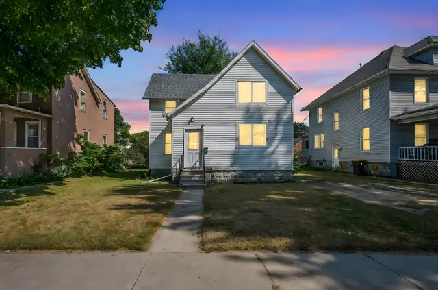 $92,000 | 227 South Elm Street, Fairmont, MN 56031