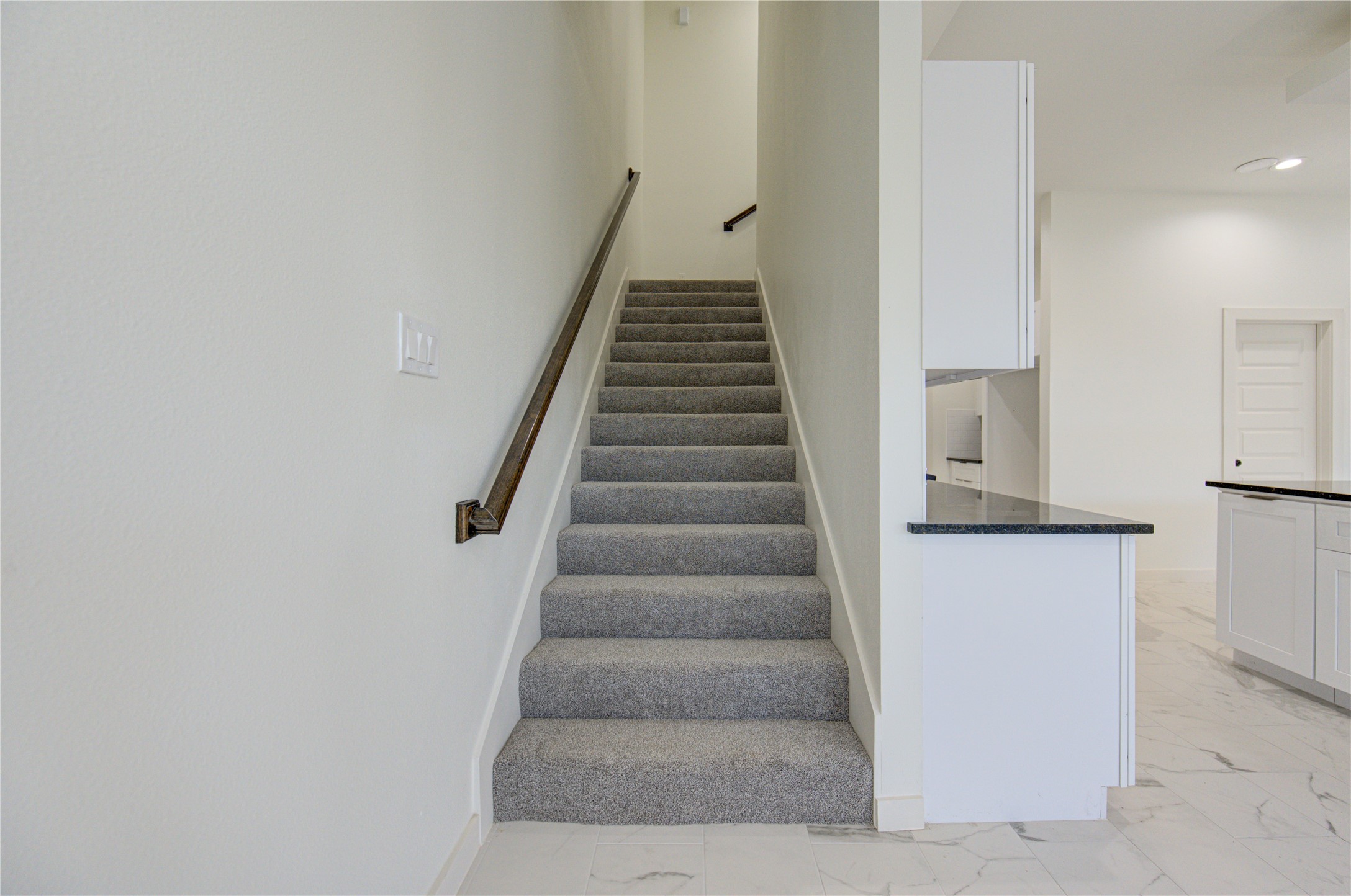 2920 El Fenice Lane Houston, TX 77057 - Photo 13 of 42 a view of entryway and hall