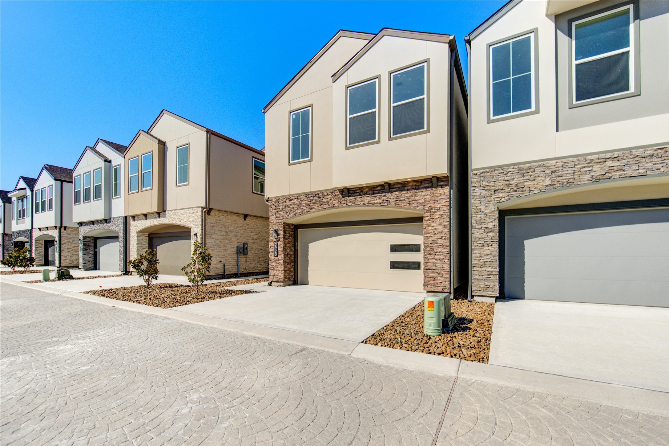2920 El Fenice Lane Houston, TX 77057 - Photo 2 of 42 a view of a white building