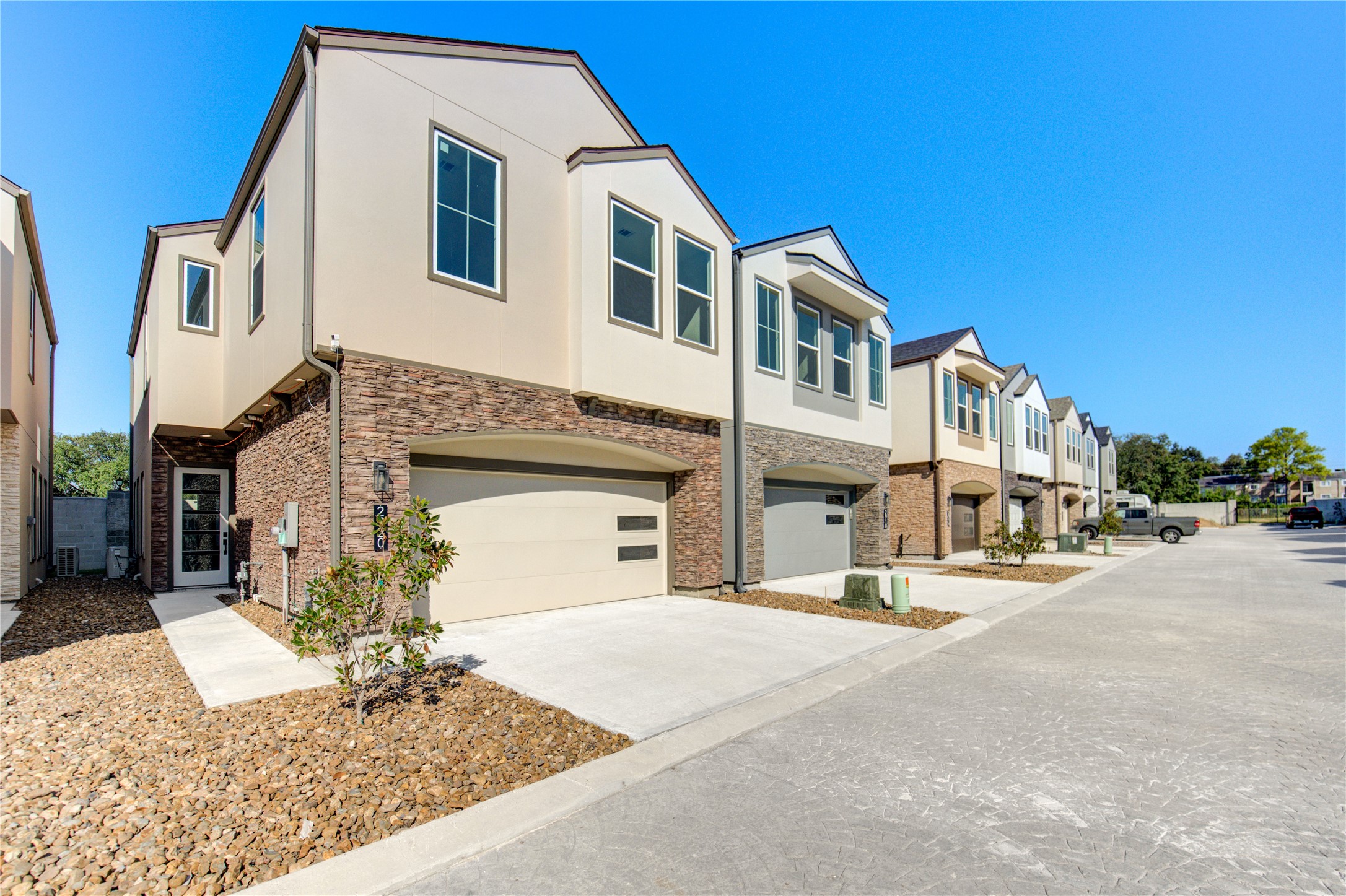2920 El Fenice Lane Houston, TX 77057 - Photo 3 of 42 a view of a house with a street