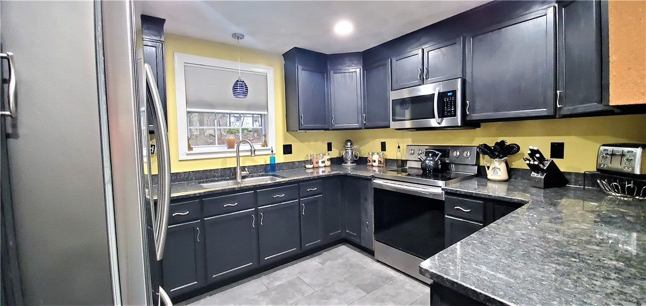 23 Barnes Road Burrillville, RI 02830 - Photo 4 of 14