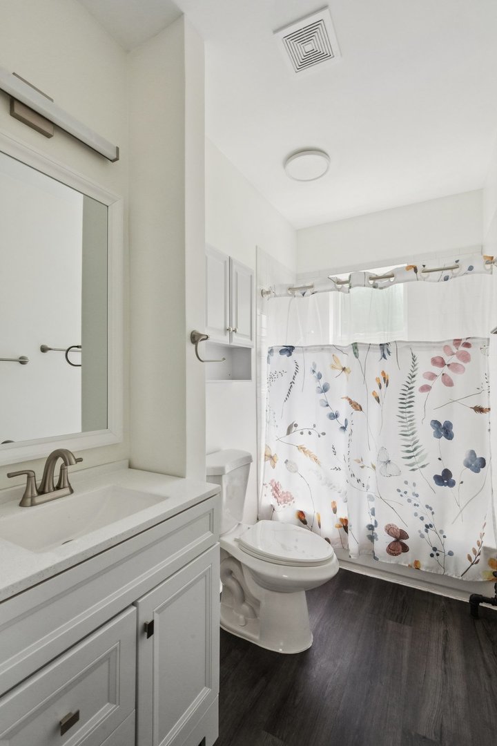 717 Reba Place, Unit 2N Evanston, IL 60202 - Photo 9 of 15
