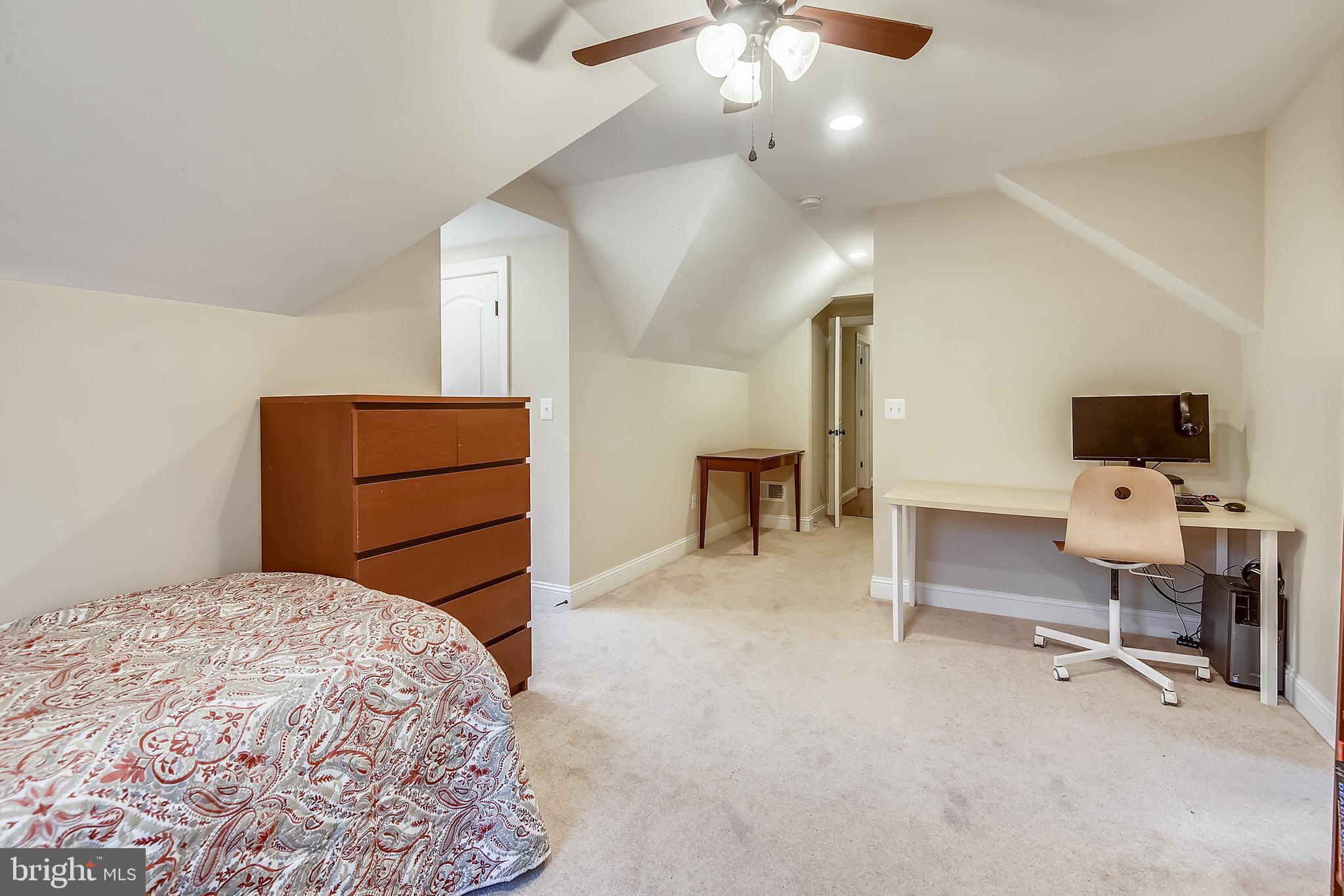 9216 Portner Avenue Manassas, VA 20110 - Photo 40 of 58