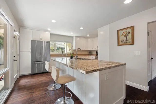 $2,495,000 | 8874 La Jolla Scenic Drive North, La Jolla, CA 92037