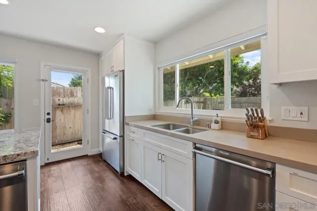 $2,495,000 | 8874 La Jolla Scenic Drive North, La Jolla, CA 92037