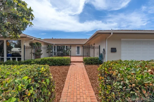 $2,495,000 | 8874 La Jolla Scenic Drive North, La Jolla, CA 92037