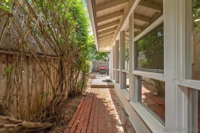 $2,495,000 | 8874 La Jolla Scenic Drive North, La Jolla, CA 92037