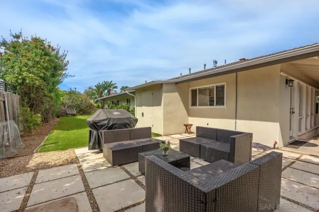 $2,495,000 | 8874 La Jolla Scenic Drive North, La Jolla, CA 92037