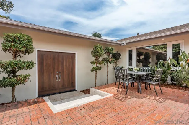 $2,495,000 | 8874 La Jolla Scenic Drive North, La Jolla, CA 92037