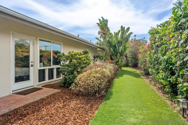 $2,495,000 | 8874 La Jolla Scenic Drive North, La Jolla, CA 92037