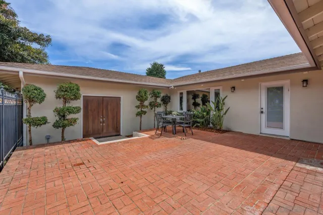 $2,495,000 | 8874 La Jolla Scenic Drive North, La Jolla, CA 92037