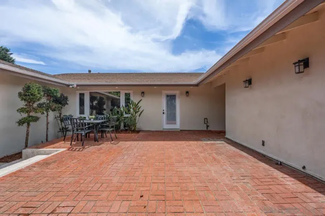 $2,495,000 | 8874 La Jolla Scenic Drive North, La Jolla, CA 92037