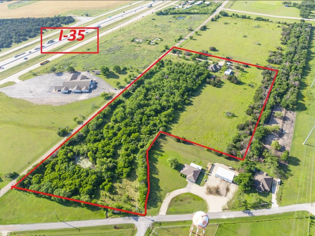 4037 Old Dallas Road Elm Mott, TX 76640 - Photo 2 of 40 view of a tennis court