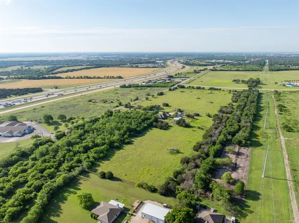 a sign that is on the wall