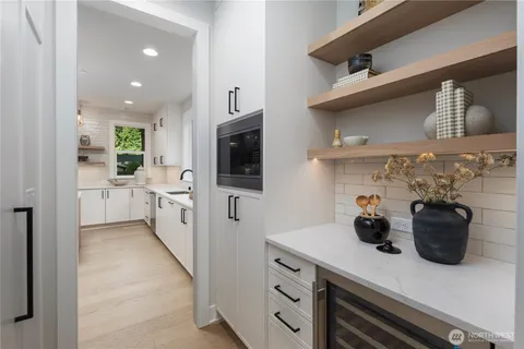 $3,512,000 | 12206 Northeast 61st Street, Kirkland, WA 98033