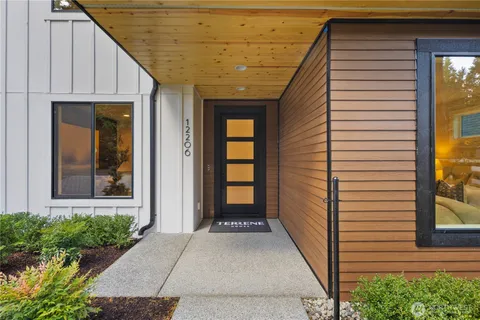 $3,512,000 | 12206 Northeast 61st Street, Kirkland, WA 98033