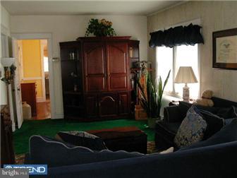 650 Weadley Road Wayne, PA 19087 - Photo 2 of 11 Living Room