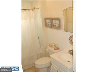 650 Weadley Road Wayne, PA 19087 - Photo 7 of 11 Bathroom