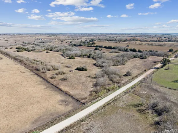 a view of a sky view