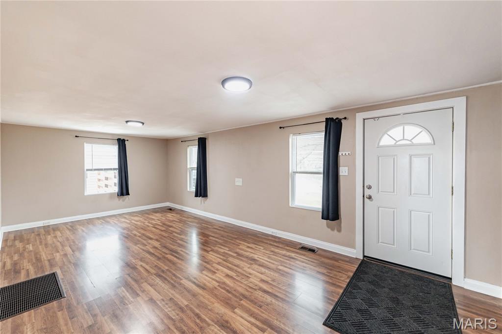 19701 Old Jamestown Road Florissant, MO 63034 - Photo 2 of 22