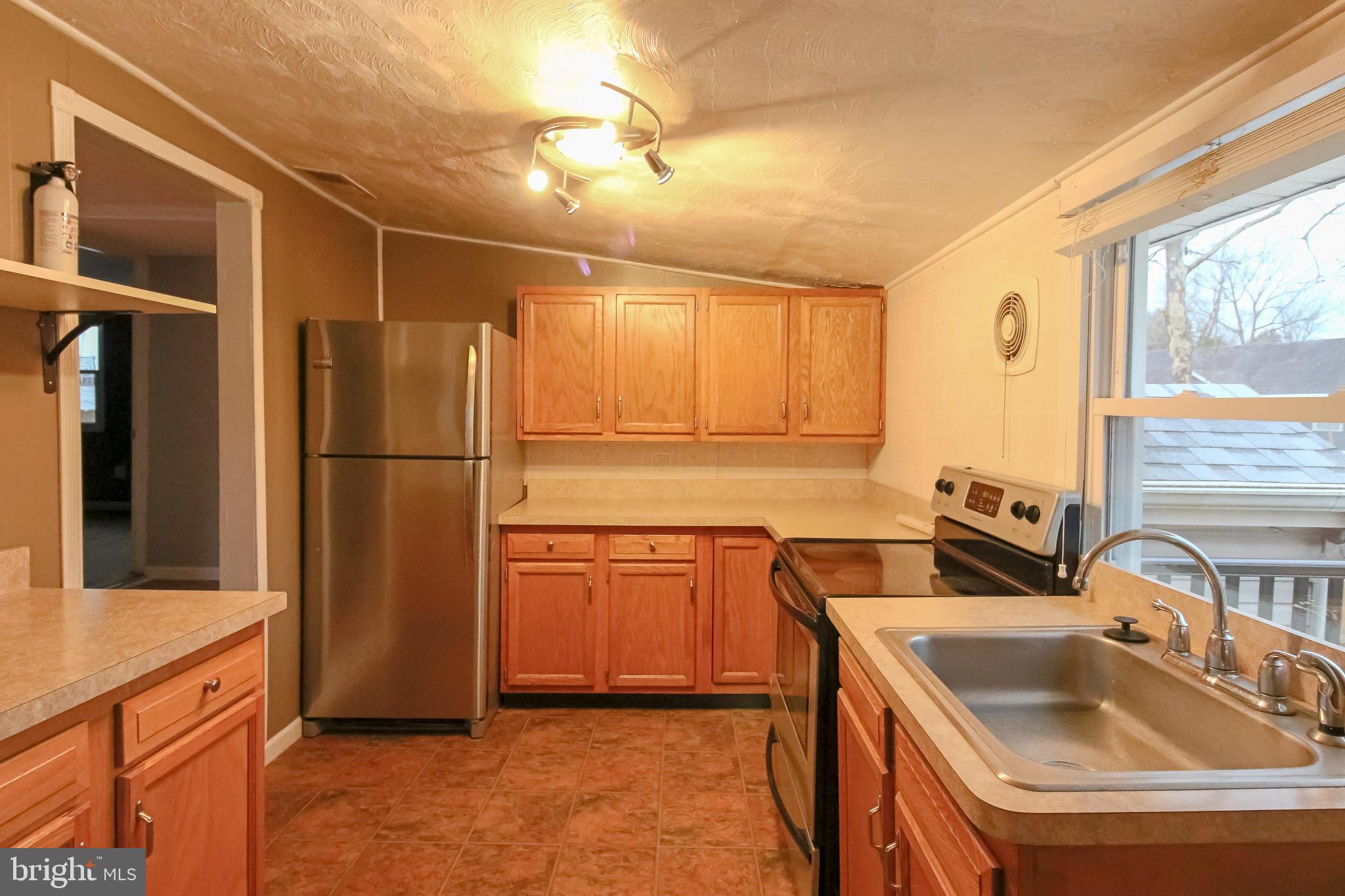 104 Orchard Road Riva, MD 21140 - Photo 14 of 27 Kitchen with walk-in pantry