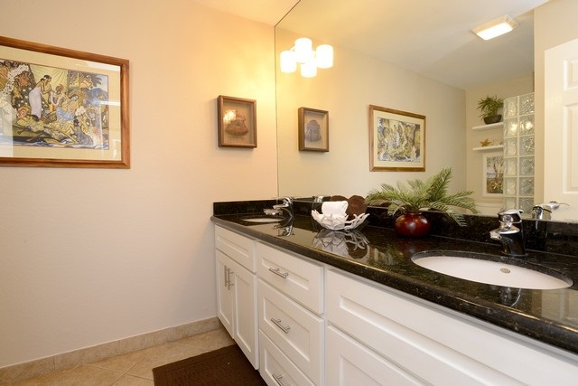 2777 South Kihei Road, Unit A207 Kihei, HI 96753 - Photo 28 of 30 a bathroom with a sink and a mirror