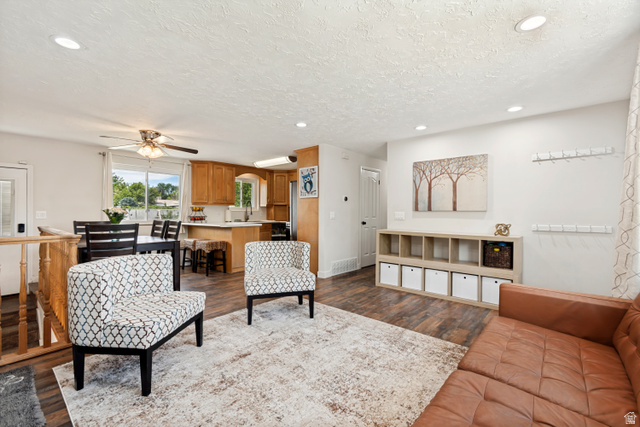 7222 Robin Way West Jordan, UT 84084 - Photo 5 of 32