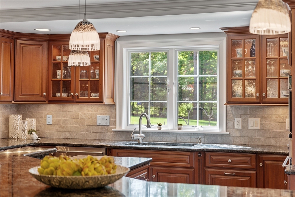 12 Hemlock Road Andover, MA 01810 - Photo 13 of 42 Gallery Image 13