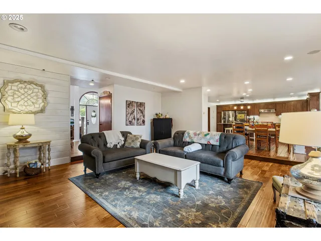 $899,000 | 101 Aster Street, Winchester, OR 97495