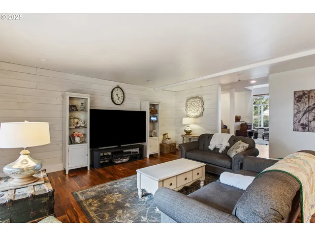 $899,000 | 101 Aster Street, Winchester, OR 97495