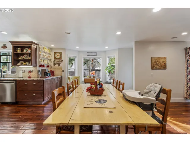 $899,000 | 101 Aster Street, Winchester, OR 97495