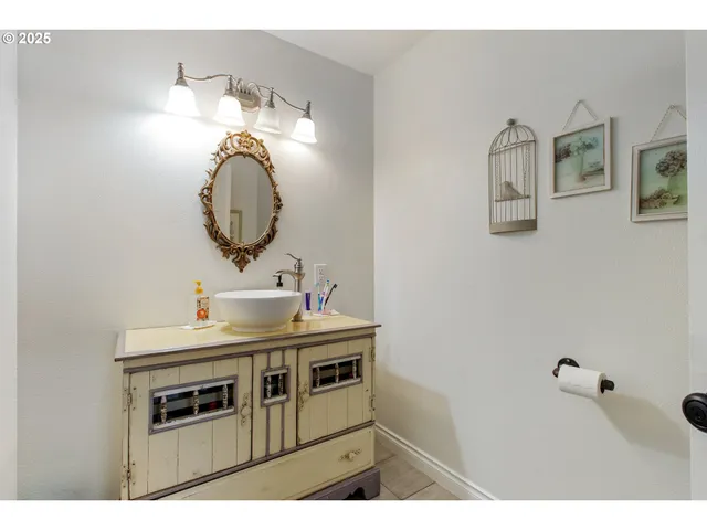 $899,000 | 101 Aster Street, Winchester, OR 97495