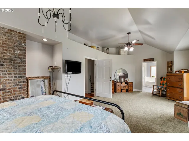 $899,000 | 101 Aster Street, Winchester, OR 97495