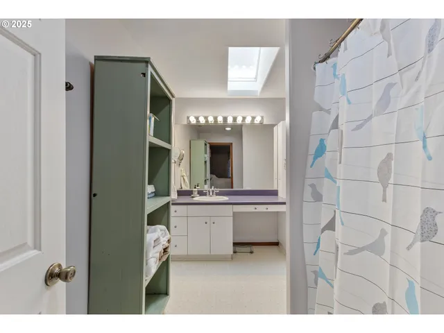 $899,000 | 101 Aster Street, Winchester, OR 97495