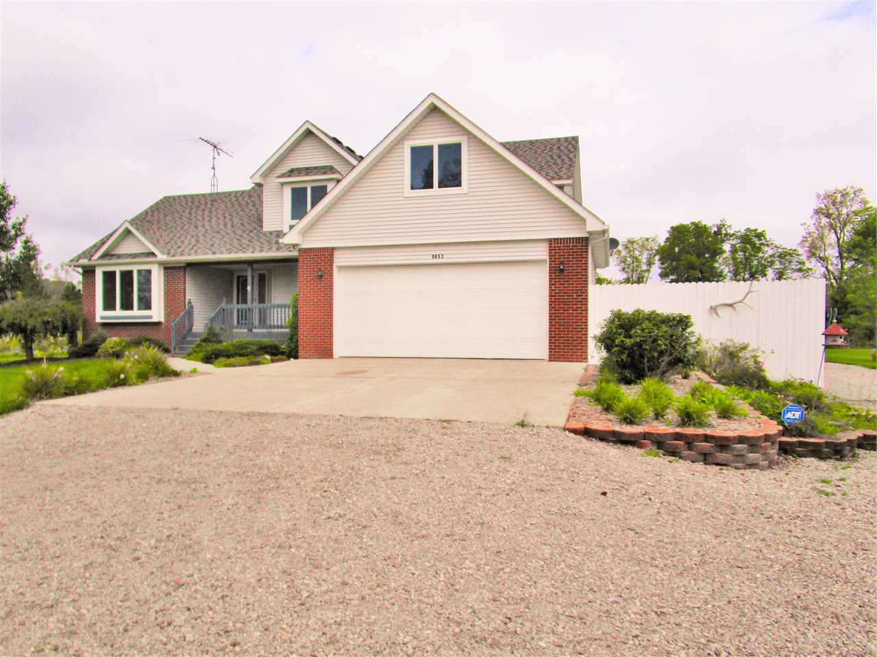 9853 West Lovejoy Road Byron, MI 48418 - Photo 1 of 33 31261499.JPG