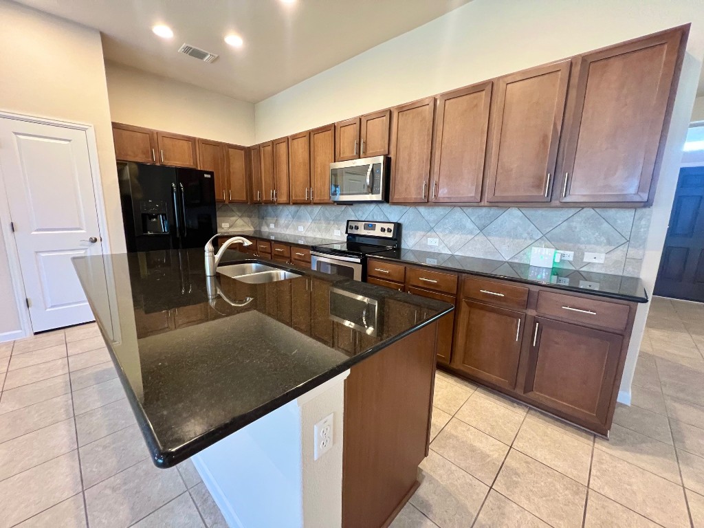 114 Clear Water Pass Bastrop, TX 78602 - Photo 14 of 37 Refrigerator included!