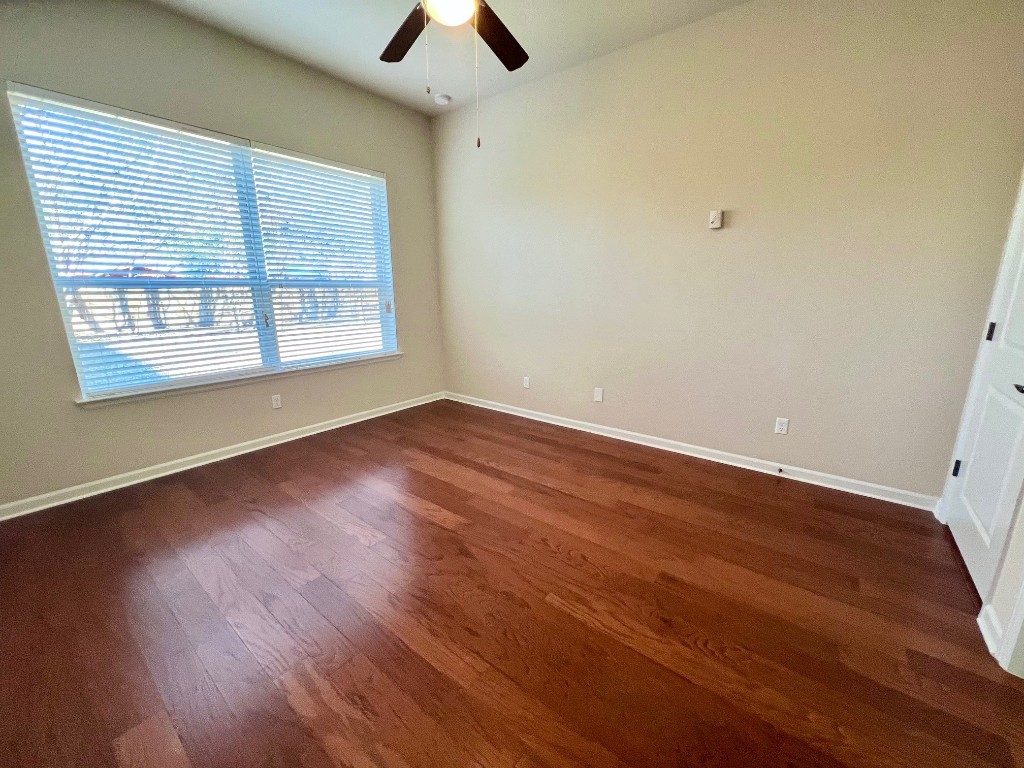 114 Clear Water Pass Bastrop, TX 78602 - Photo 19 of 37 Main bedroom