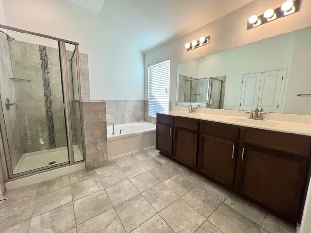 $2,100 | 114 Clear Water Pass, Bastrop, TX 78602