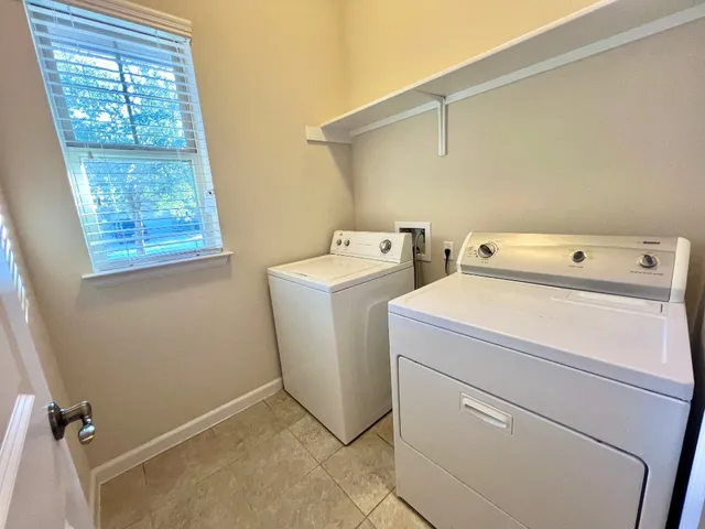 $2,100 | 114 Clear Water Pass, Bastrop, TX 78602