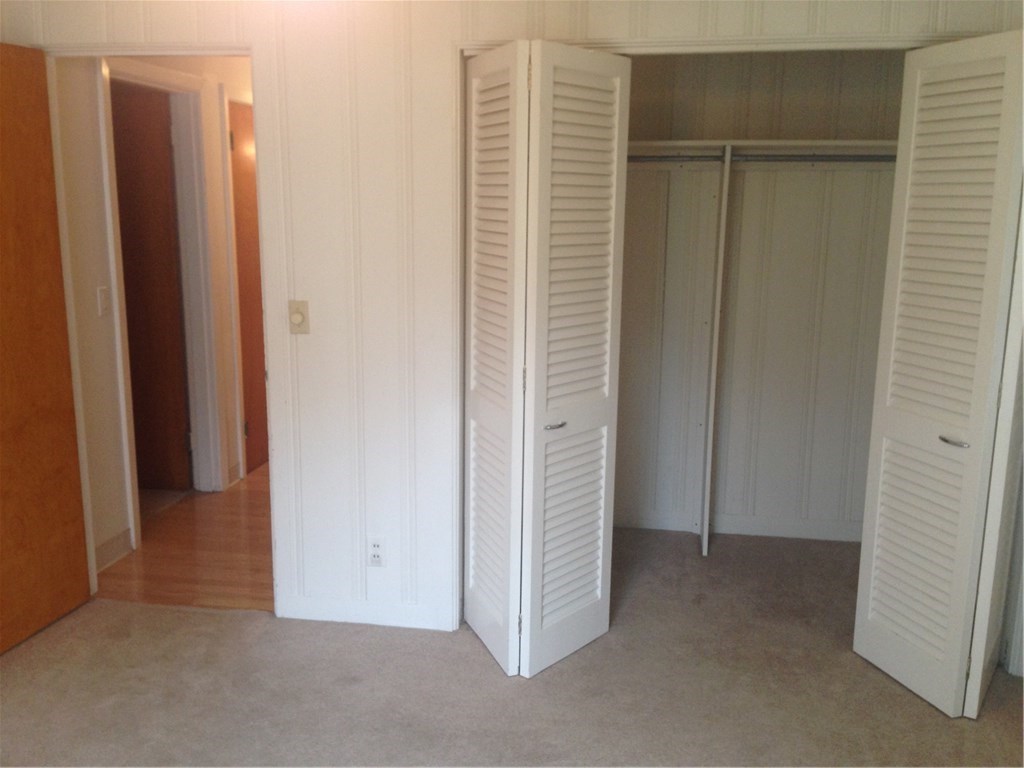 27 Bennington Road Cranston, RI 02920 - Photo 13 of 21