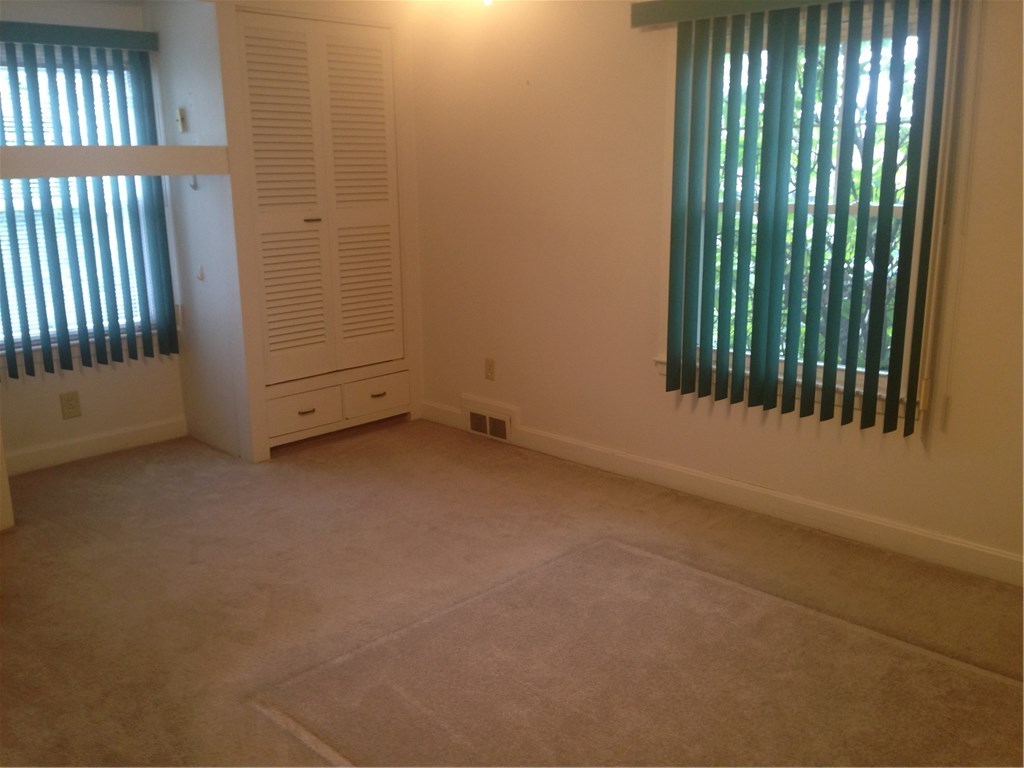 27 Bennington Road Cranston, RI 02920 - Photo 10 of 21