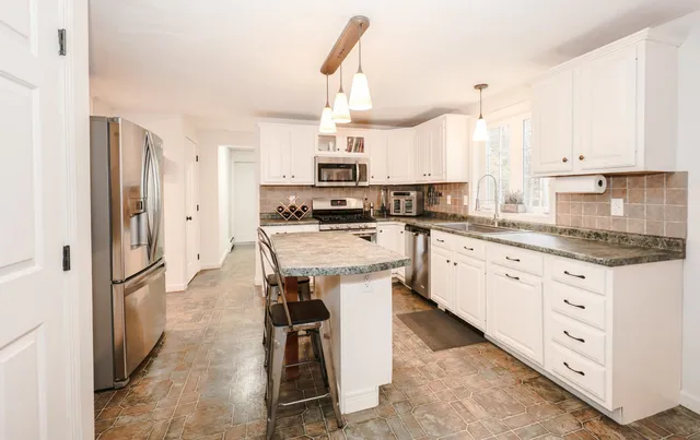 $599,900 | 21 Ledgewood Street, Wilton, NH 03086