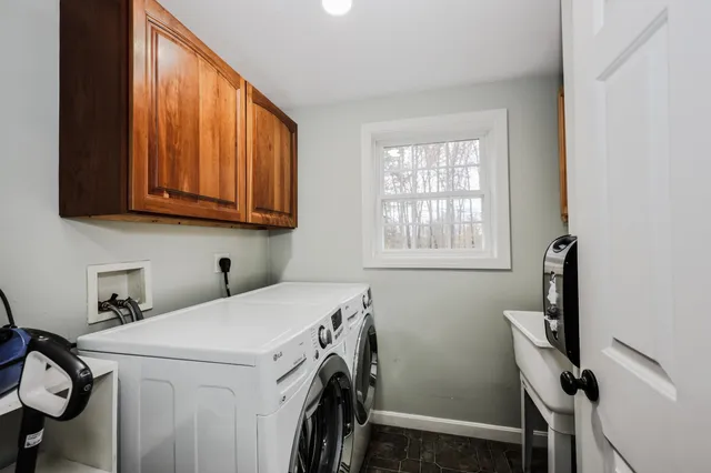 $599,900 | 21 Ledgewood Street, Wilton, NH 03086