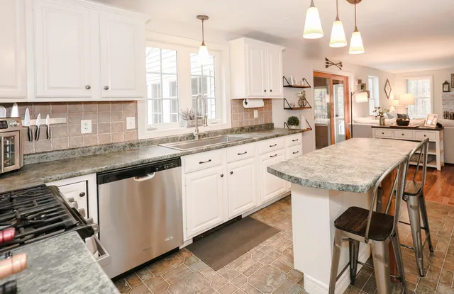 $599,900 | 21 Ledgewood Street, Wilton, NH 03086