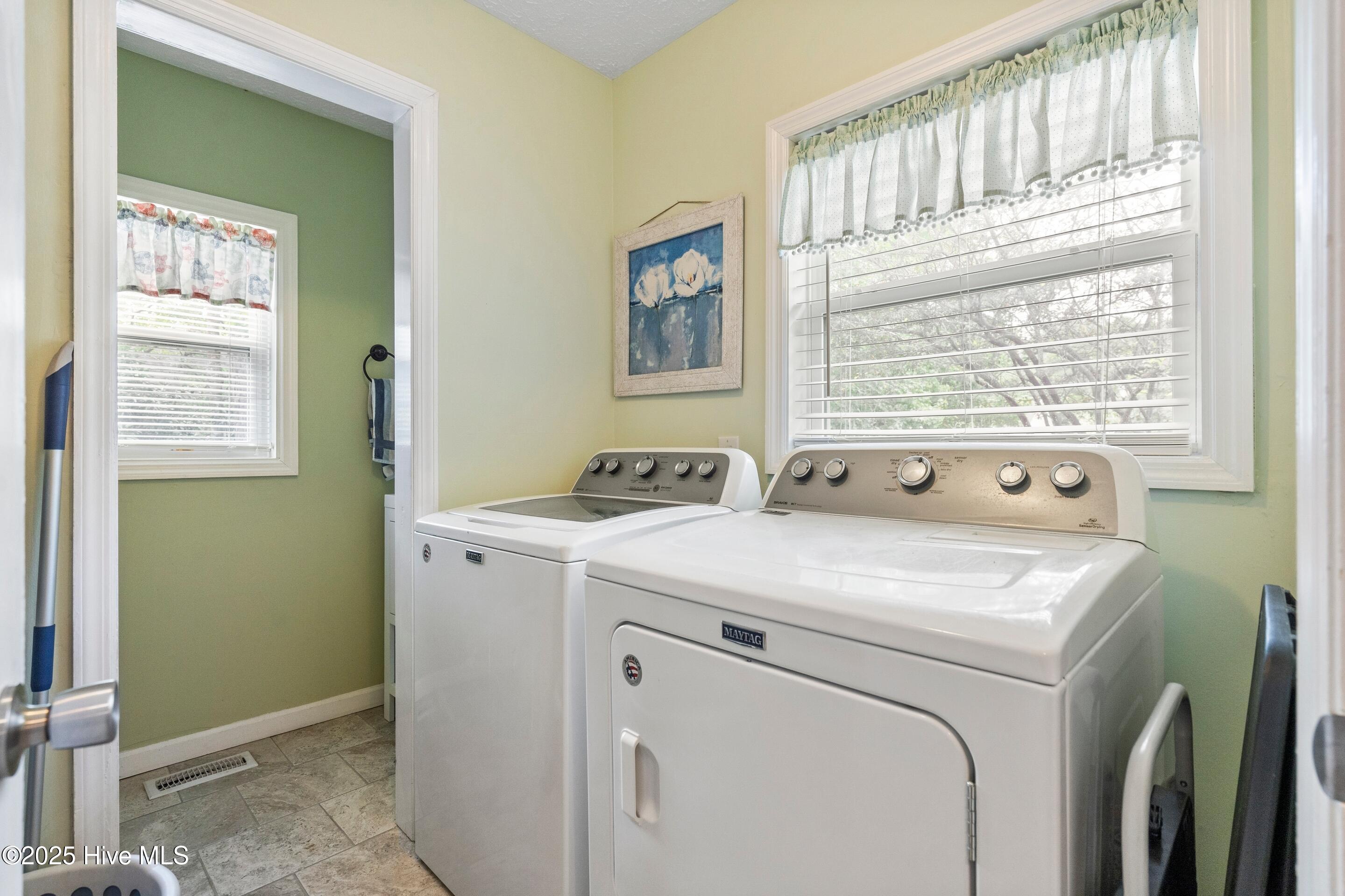 151 Olde Point Road Hampstead, NC 28443 - Photo 18 of 31 laundry