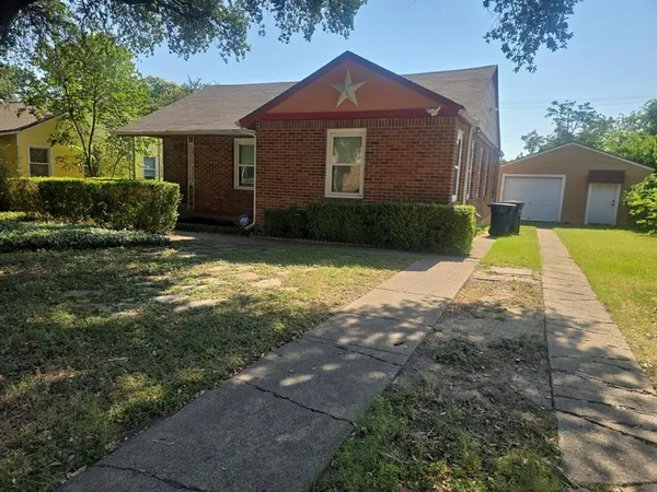 $3,000 | 3241 Sandage Avenue, Fort Worth, TX 76109