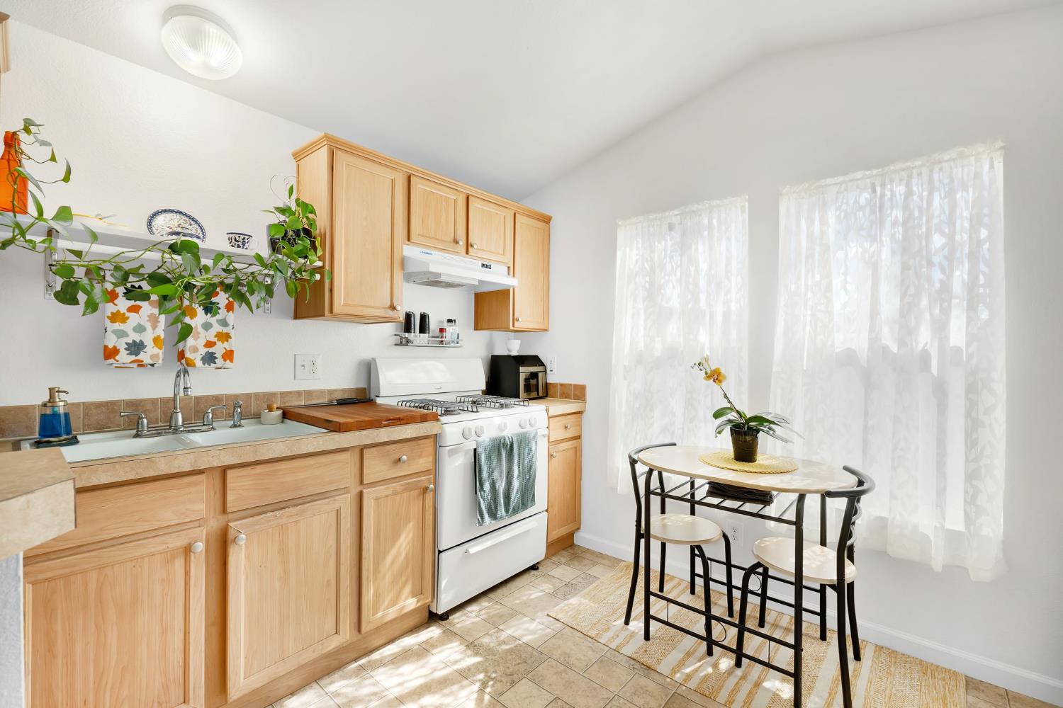 8880 Auburn Folsom Road, Unit 28 Granite Bay, CA 95746 - Photo 8 of 14