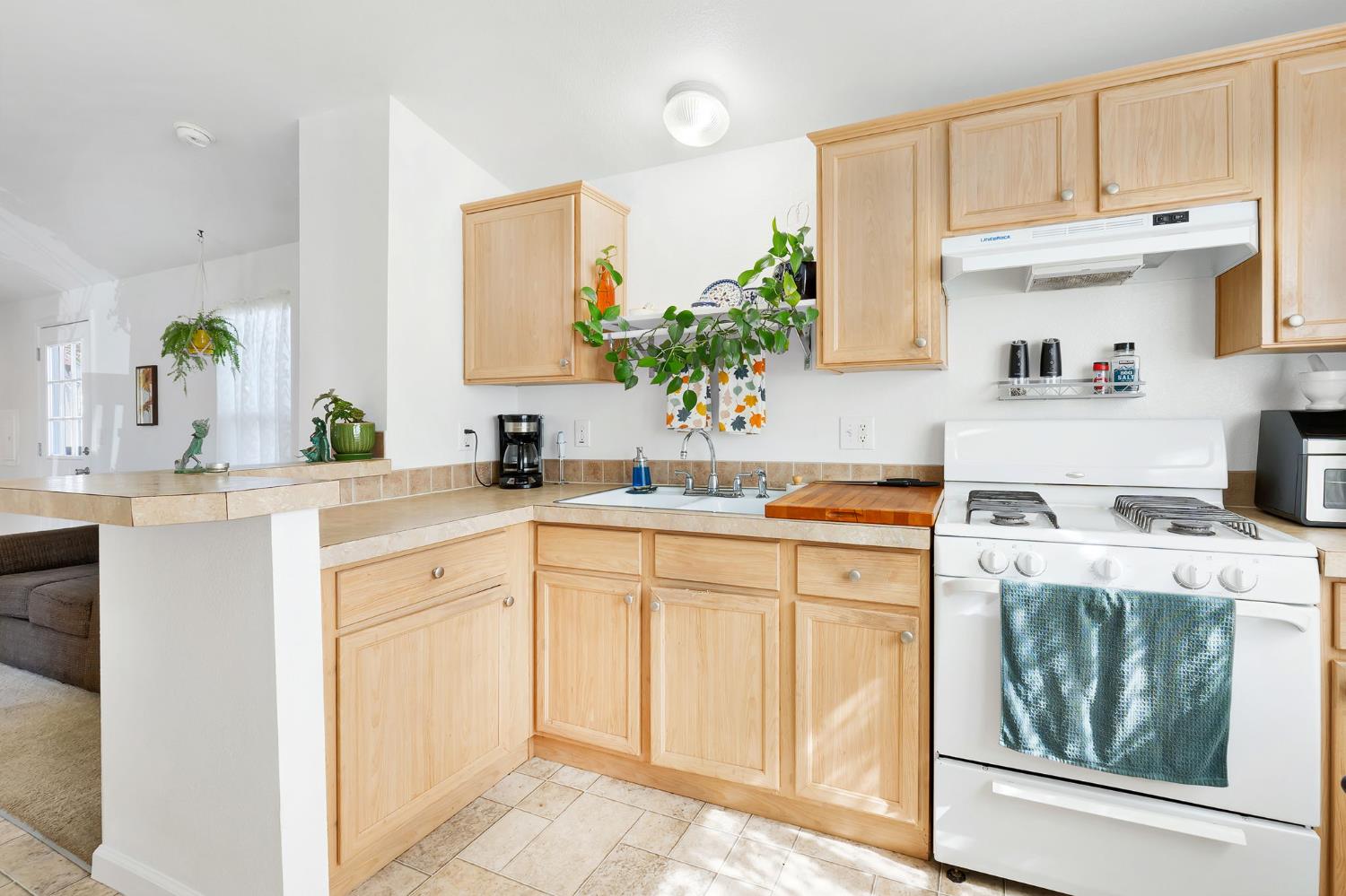 8880 Auburn Folsom Road, Unit 28 Granite Bay, CA 95746 - Photo 9 of 14