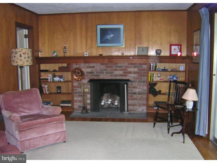 727 Halstead Road Wilmington, DE 19803 - Photo 22 of 25 Family Room