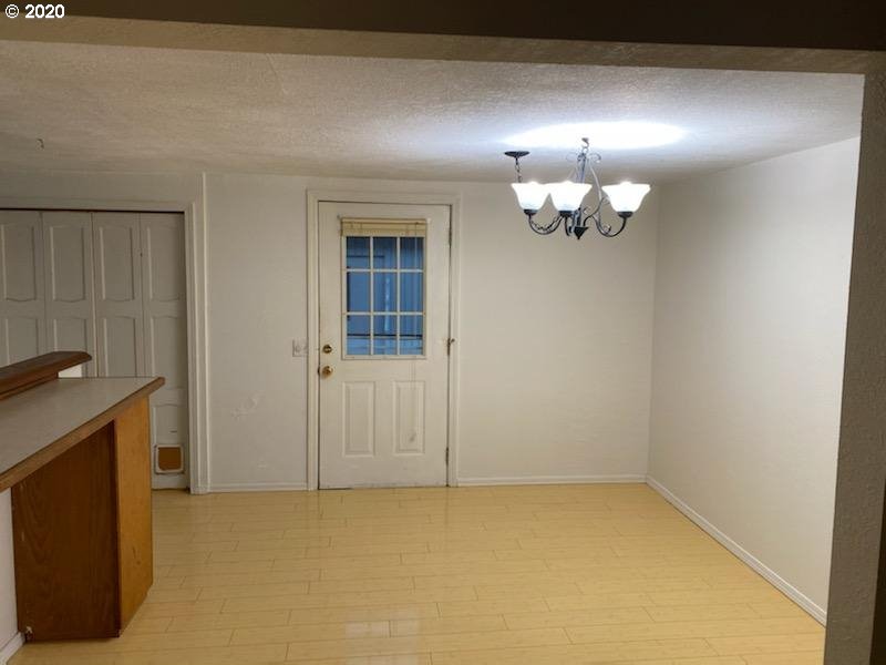 855 West N Street Springfield, OR 97477 - Photo 4 of 29